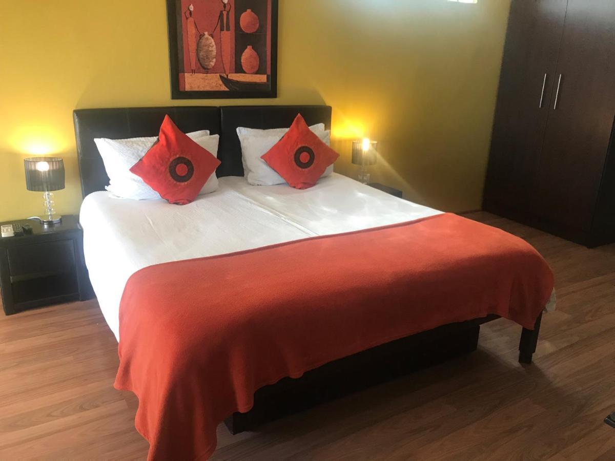 Haus Holzapfel Hotel Beaufort West Ngoại thất bức ảnh