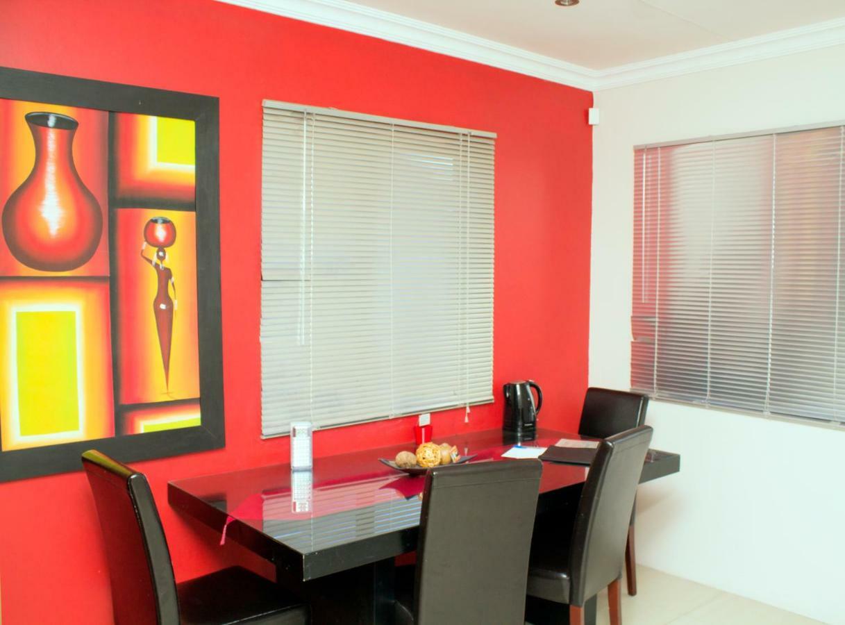 Haus Holzapfel Hotel Beaufort West Ngoại thất bức ảnh