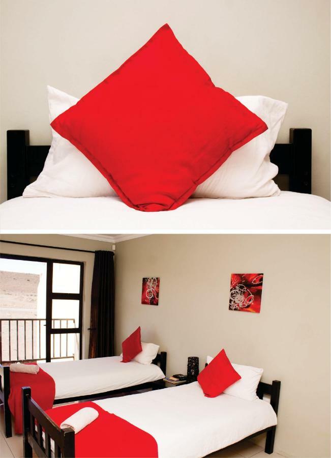 Haus Holzapfel Hotel Beaufort West Ngoại thất bức ảnh
