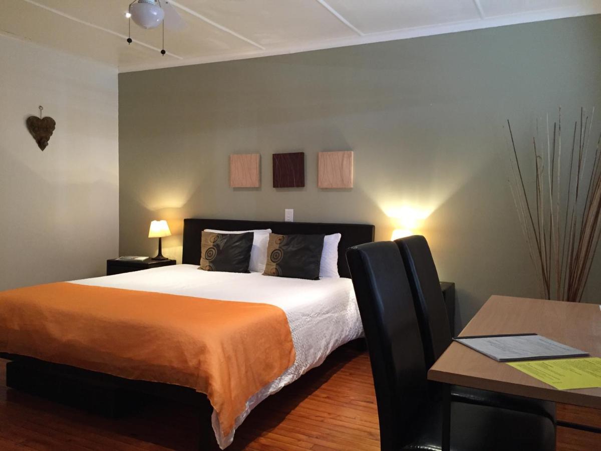 Haus Holzapfel Hotel Beaufort West Ngoại thất bức ảnh