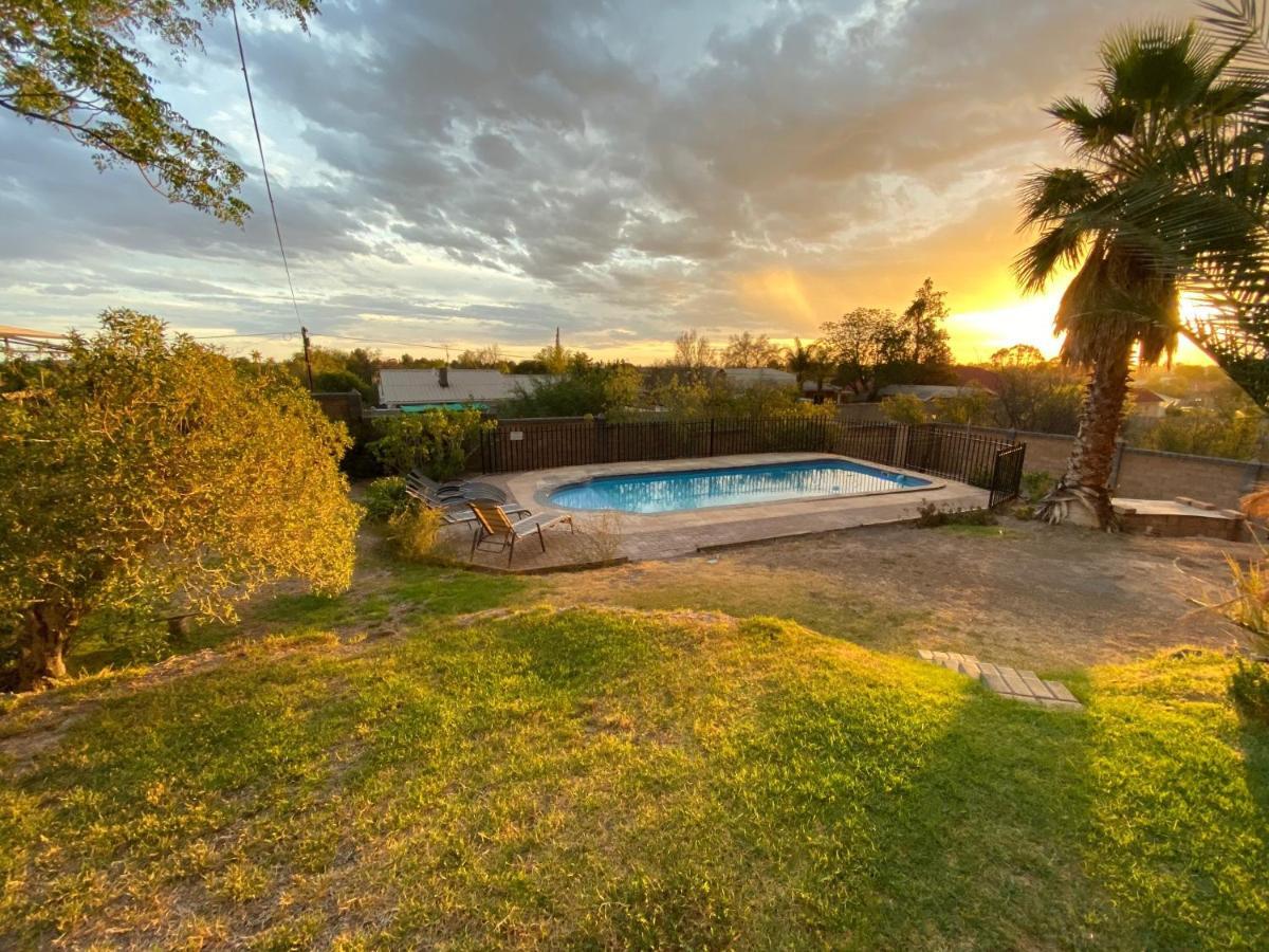 Haus Holzapfel Hotel Beaufort West Ngoại thất bức ảnh